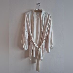 100% Silk Robe Cream Coloured Size Small